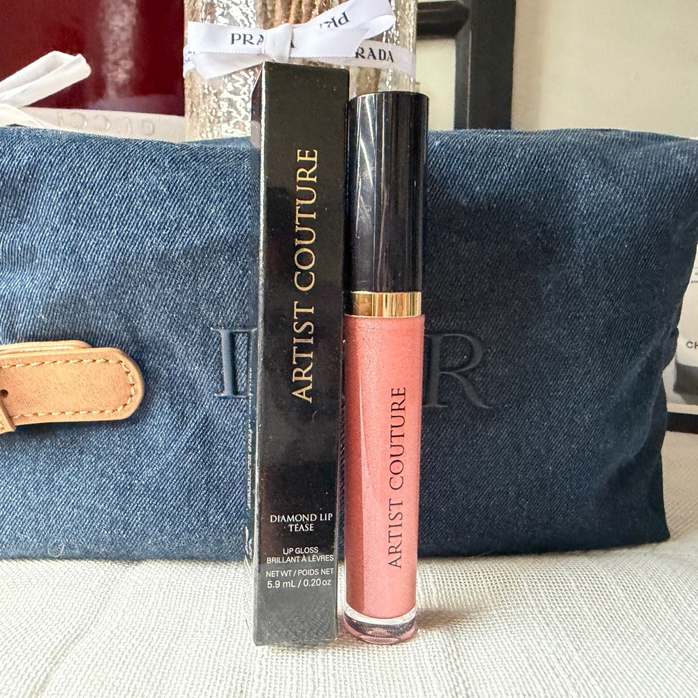 Artist Couture Diamond Lip Tease Gloss in Shimmering Coral